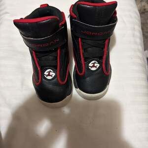 Nike Boys Air Jordan Pro Strong DC7910-006 Black Basketball Shoes Sneakers Sz 6C